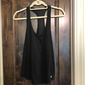 Alo yoga black flowy exercise tank with mesh